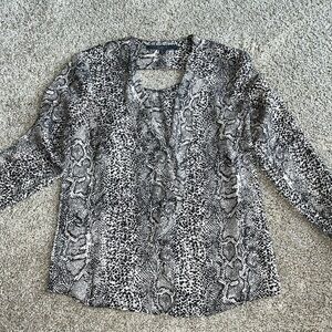 Guess XXS Snakestin Top EUC